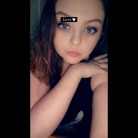 Meet your Posher, Destiny - Picture 5 of 16